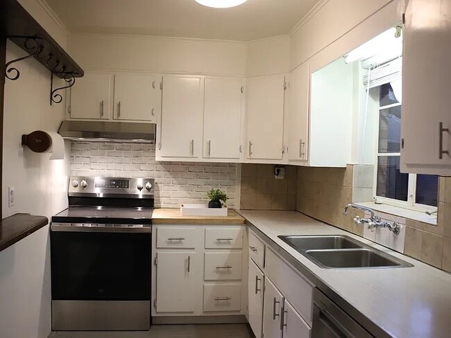 property at 2334 N Richey Blvd
