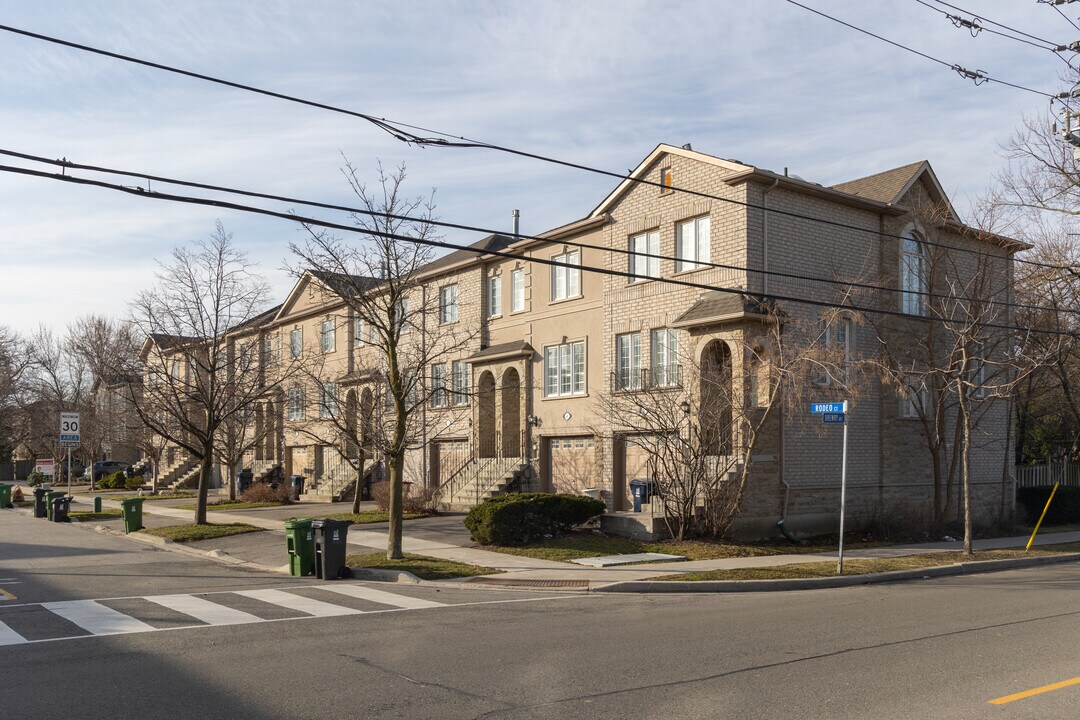 10 Rodeo Crt in Toronto, ON - Building Photo