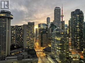 15-2315 Queens Quay E in Toronto, ON - Building Photo - Building Photo