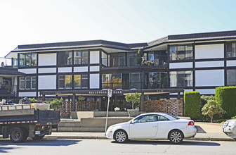 Wedgewood Park in White Rock, BC - Building Photo - Building Photo