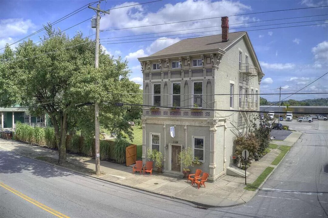 1232 Russell St in Covington, KY - Building Photo