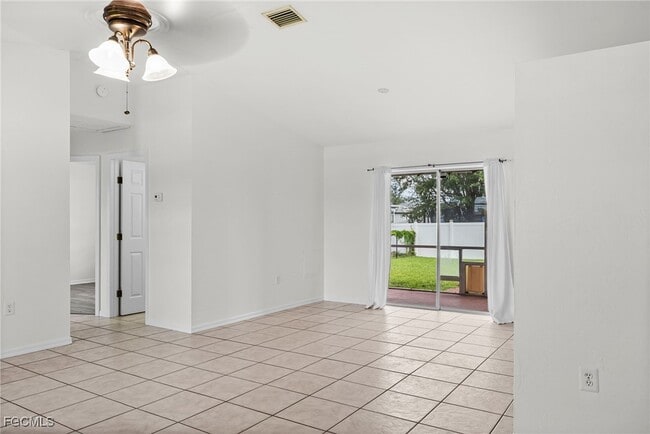 1425 SW 10th St in Cape Coral, FL - Building Photo - Building Photo