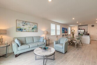 207 Pitching Wedge Dr in Daytona Beach, FL - Building Photo - Building Photo