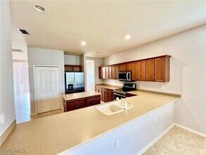 12074 Country Day Cir in Ft. Myers, FL - Building Photo - Building Photo
