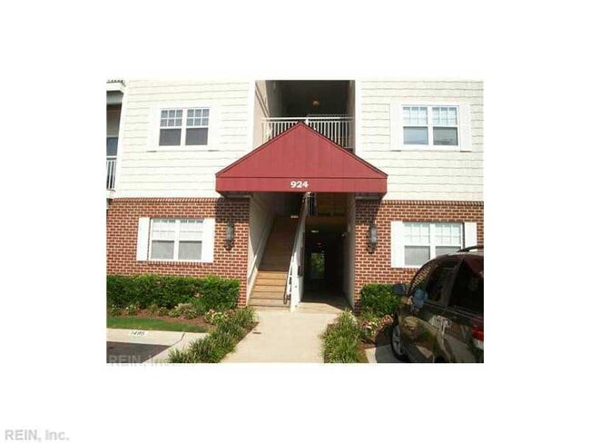 property at 924 Southmoor Dr