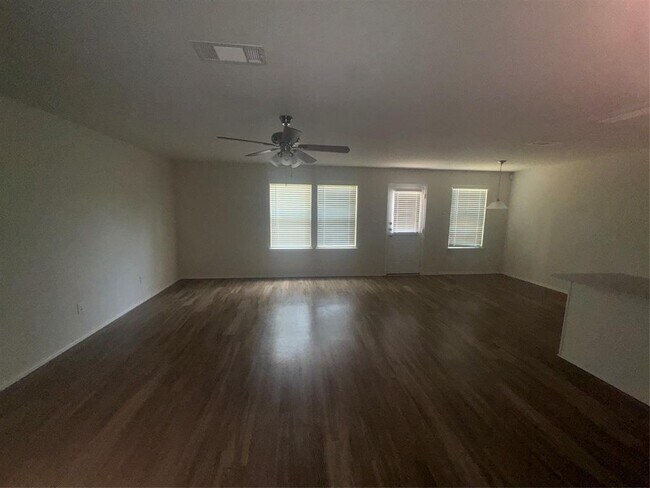 4217 Amber Ruse Dr in Panorama Village, TX - Building Photo - Building Photo