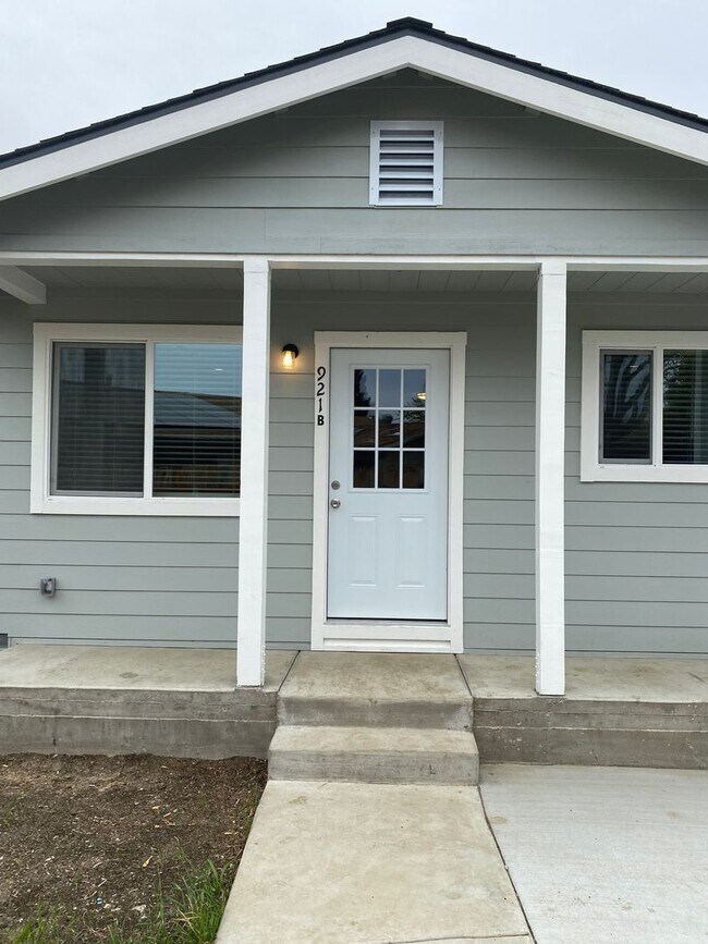 921 Jefferson St in Fairfield, CA - Building Photo - Building Photo