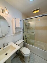 133 Berry Hill Rd in Oyster Bay, NY - Building Photo - Building Photo