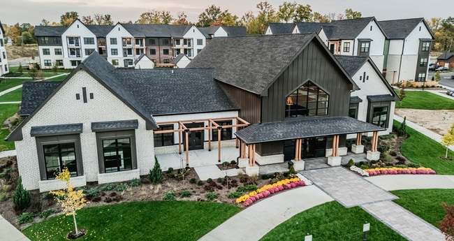Farmhouse at Lantern Commons in Westfield, IN - Foto de edificio - Building Photo