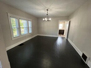 311 E Main St in Carterville, MO - Building Photo - Building Photo