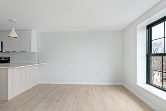 24 Soden St, Unit 04 in Cambridge, MA - Foto de edificio - Building Photo