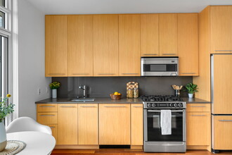 949 NW Overton St, Unit Encore Building-Unit 1109 in Portland, OR - Foto de edificio - Building Photo