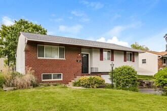 2672 Dennis Ln in Grove City, OH - Building Photo - Building Photo
