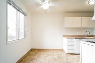 Laurelwood in Portland, OR - Building Photo - Building Photo