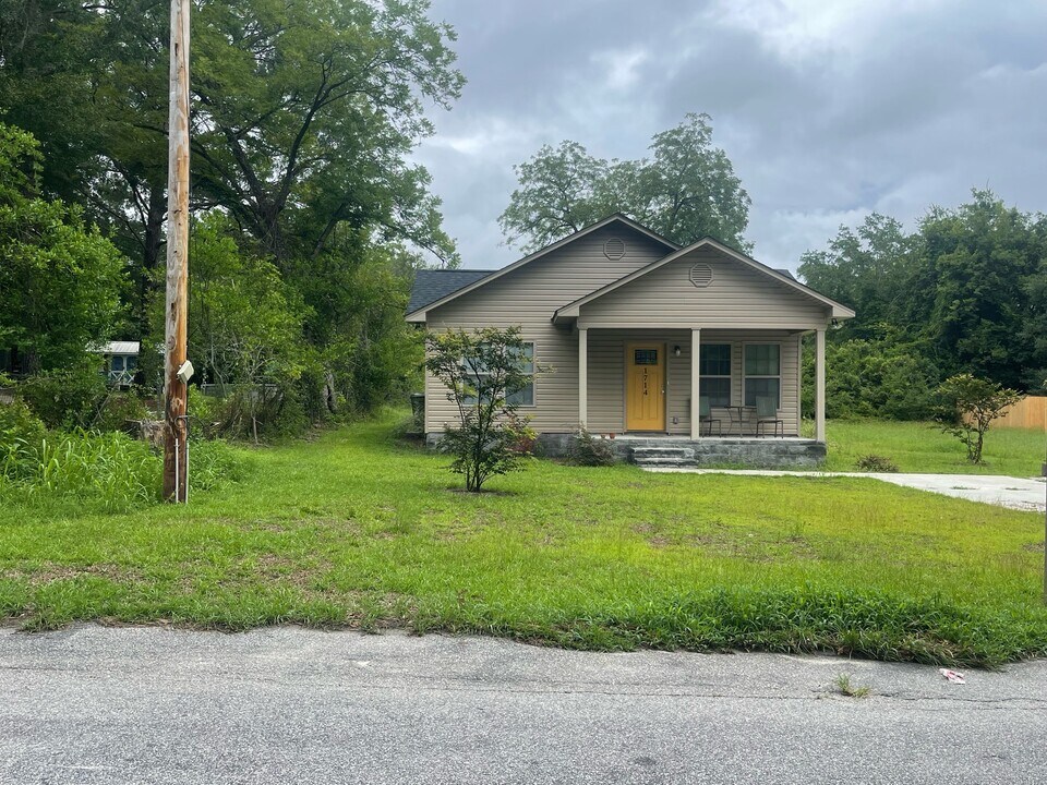 1714 Gordon St in Camden, SC - Building Photo