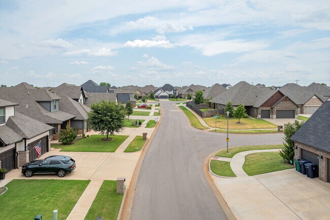 16421 Water Stone Way in Edmond, OK - Building Photo - Building Photo