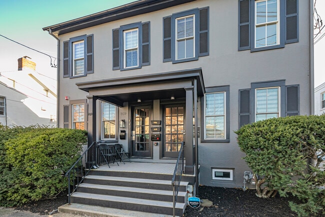 357-359-359 Nassau St in Princeton, NJ - Building Photo - Building Photo