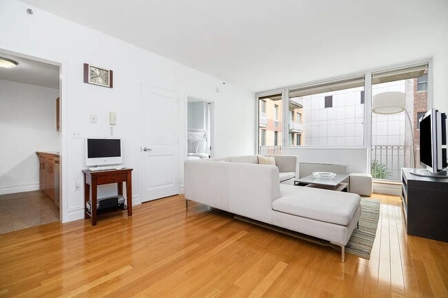 158 Hester St in New York, NY - Building Photo - Building Photo