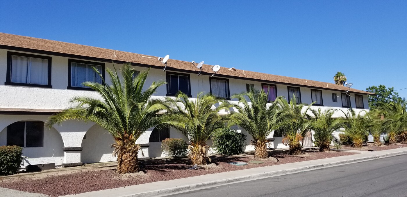 660 S Jordan Ave in San Jacinto, CA - Foto de edificio