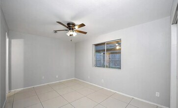 2721 N 26th St in McAllen, TX - Foto de edificio - Building Photo