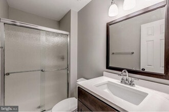 12020 Golf Ridge Ct in Fairfax, VA - Building Photo - Building Photo