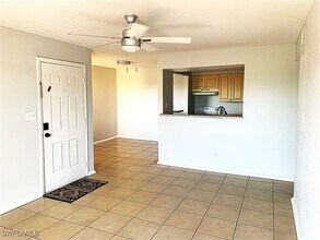 2929 Winkler Ave in Ft. Myers, FL - Building Photo - Building Photo