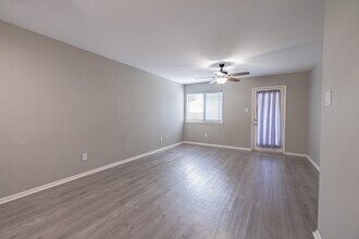 6210 Lone Prairie Way in Katy, TX - Building Photo - Building Photo