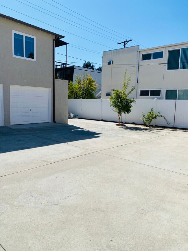 710 E Harvard St Apartments and Nearby Glendale Apartments For Rent