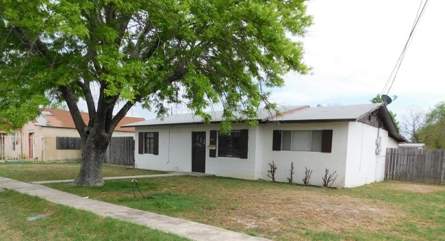 610 W 7th St in Del Rio, TX - Building Photo - Building Photo