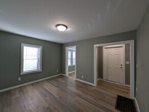 304 E Hill St in Champaign, IL - Building Photo - Building Photo