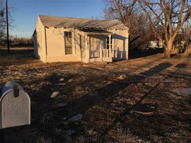 302 N 14th St in Abilene, TX - Building Photo