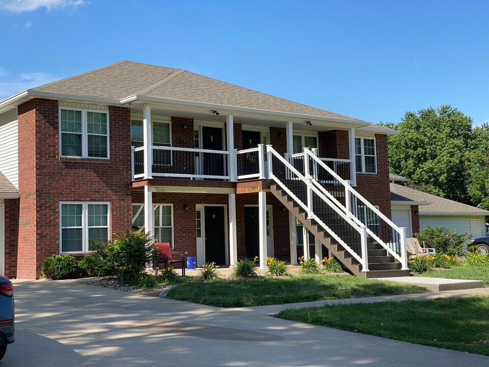 101 W Chestnut St, Unit D in Savannah, MO - Building Photo