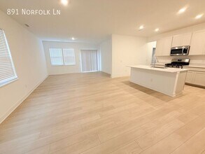 891 Norfolk Ln in Greenwood, IN - Building Photo - Building Photo