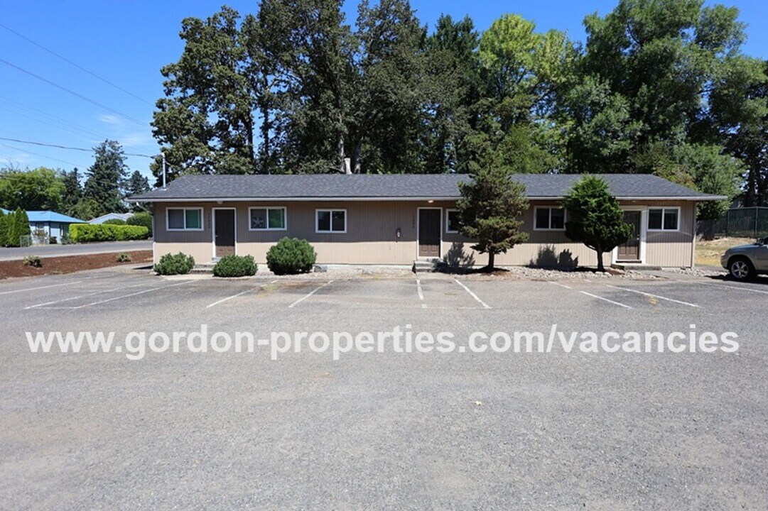 15028 SE Arista Dr in Portland, OR - Building Photo