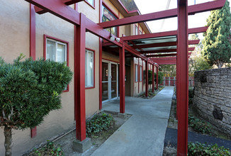 Marion Apartments in San Leandro, CA - Building Photo - Building Photo