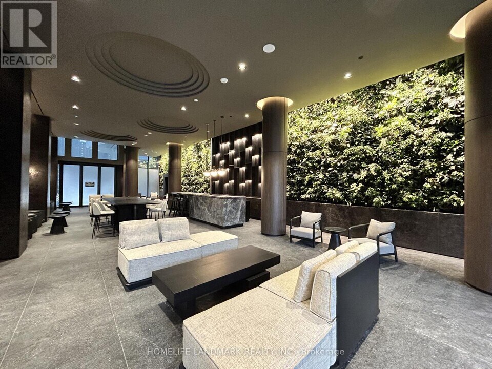 120 Broadway Ave in Toronto, ON - Building Photo