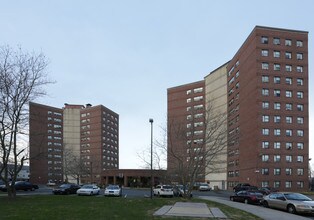 Wilson Park in Philadelphia, PA - Foto de edificio - Building Photo