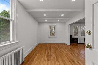41 Freeborn St in Newport, RI - Building Photo - Building Photo