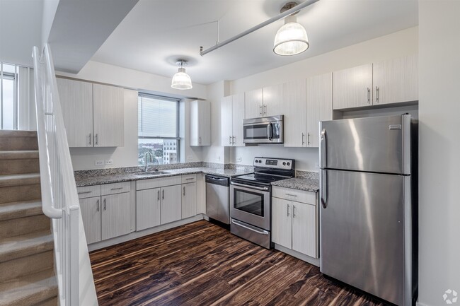 20 Beacon Way in Jersey City, NJ - Building Photo - Building Photo
