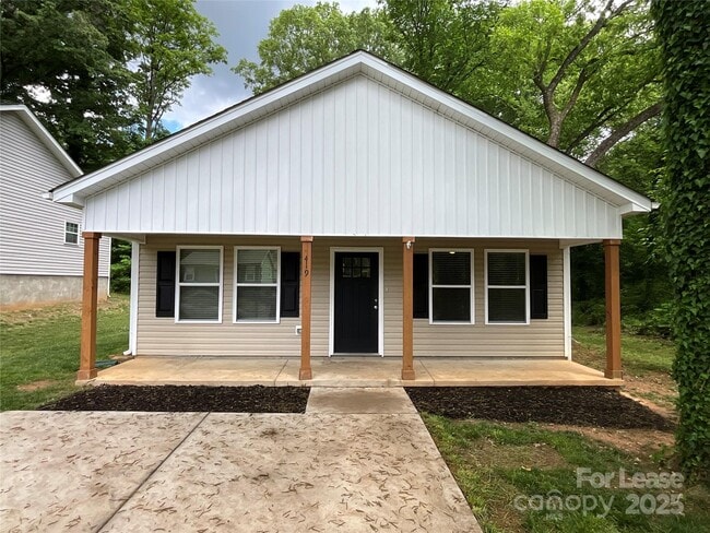 property at 419 S Green St