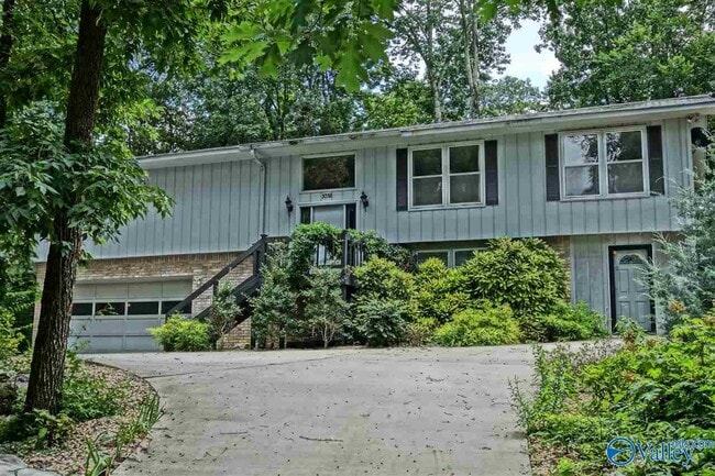 property at 3038 Heatherhill Dr SE