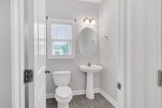 913 Dynamo Ln in Jacksonville, NC - Building Photo - Building Photo