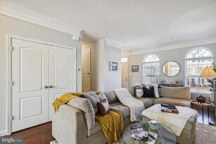 605 S Cherry Grove Ave in Annapolis, MD - Building Photo