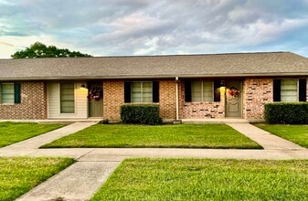 5458 Folsom Dr, Unit #6 in Beaumont, TX - Building Photo - Building Photo