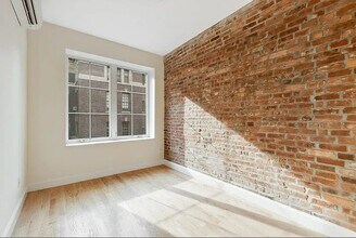 341 W 48th St in New York, NY - Building Photo - Building Photo