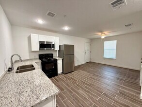 648 Monticello Ct, Unit 1303 in San Antonio, TX - Foto de edificio - Building Photo