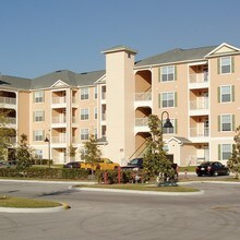 Secret Lake Resort in Kissimmee, FL - Foto de edificio - Building Photo