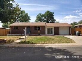 13666 E Dakota Ave in Aurora, CO - Building Photo