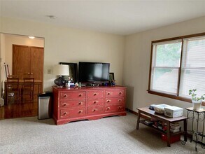 31 Oenoke Pl in Stamford, CT - Building Photo - Building Photo