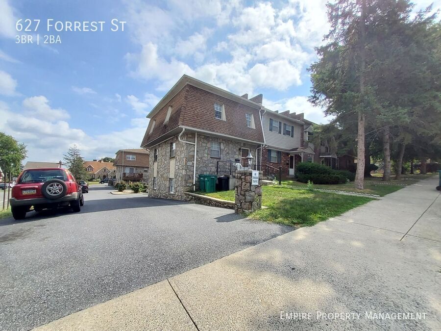 627 Forrest St in Fountain Hill, PA - Building Photo